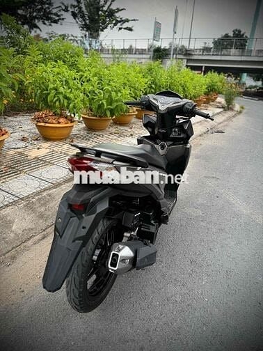 Honda Vario 2018 màu Vàng cát