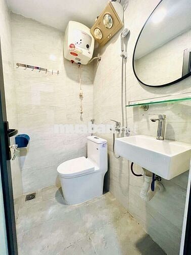 2 tỷ TT Nguyễn Trãi, 50m 2N1WC, 2 thoáng, gần phố ô tô đỗ cửa, full đồ