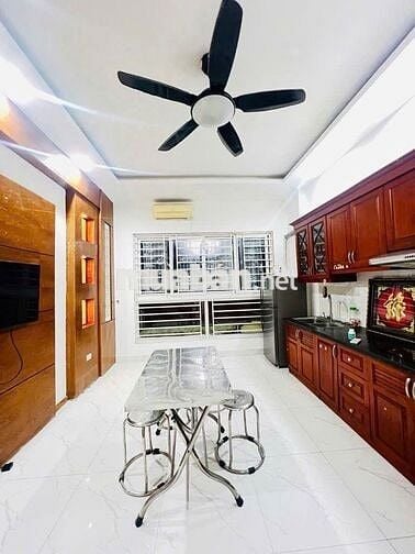 BÁN NHANH NHÀ PHẠM VĂN ĐỒNG - CẦU GIẤY, 5 TẦNG, GIÁ NHỈNH 9.X TỶ