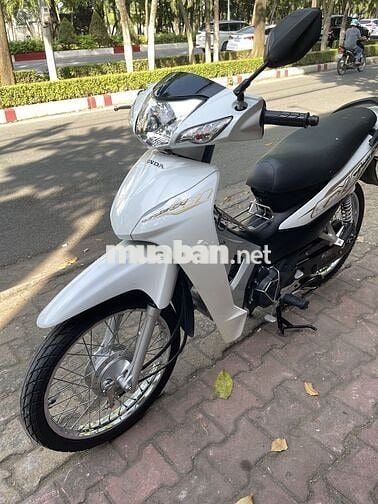 Honda Wave A 2022 màu Trắng
