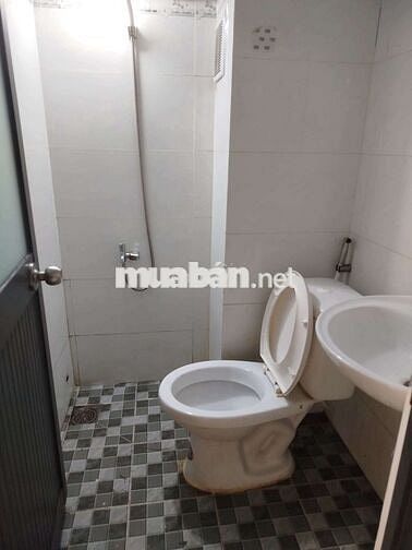 phòng có gác ở 306/52 vườn lài,an phú đông Q12