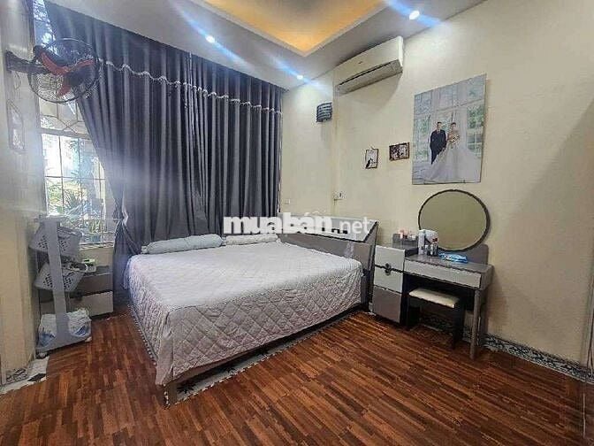 Bán nhà riêng 4 tầng - FULL nội thất - Ô tô đỗ cửa - DT35m2 -sổ đỏ đẹp