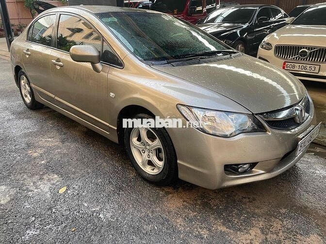 Honda Civic 2010 MT Lăn bánh 2011