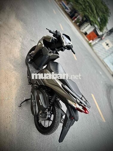 Honda Vario 2018 màu Vàng cát