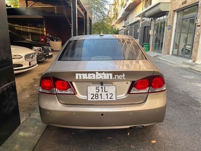 Honda Civic 2010 MT Lăn bánh 2011