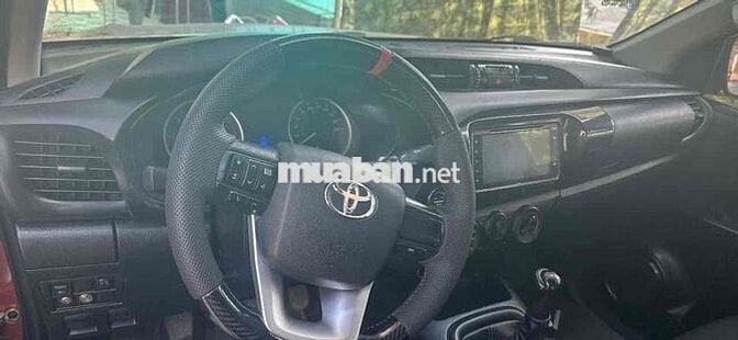 Toyota Hilux 20172.4E 4×2 mt - 100000 km