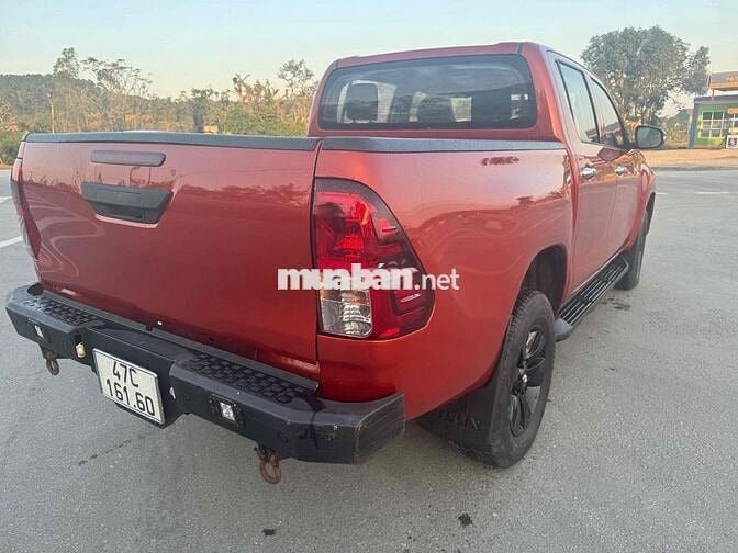 Toyota Hilux 20172.4E 4×2 mt - 100000 km