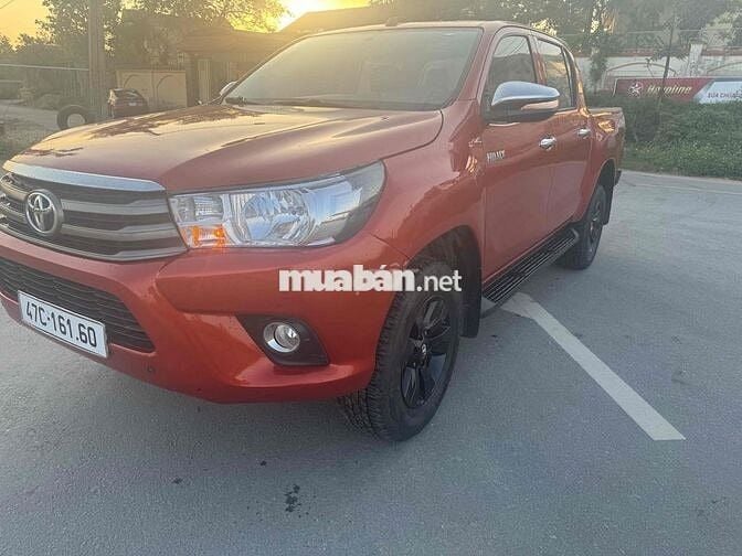 Toyota Hilux 20172.4E 4×2 mt - 100000 km
