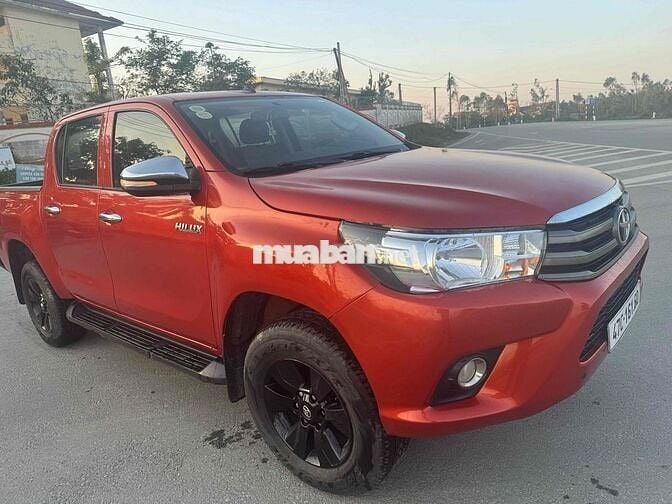 Toyota Hilux 20172.4E 4×2 mt - 100000 km