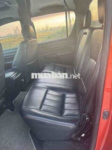 Toyota Hilux 20172.4E 4×2 mt - 100000 km