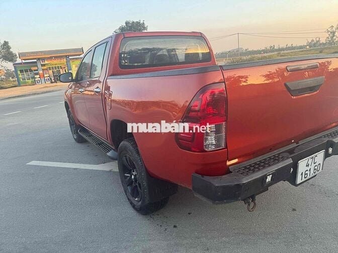 Toyota Hilux 20172.4E 4×2 mt - 100000 km
