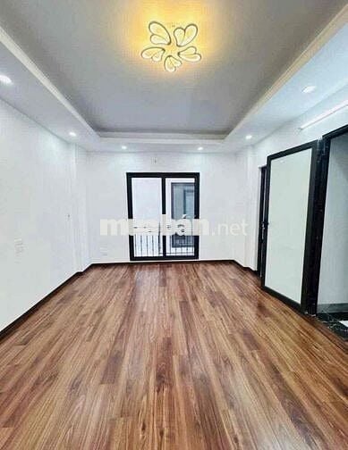 nhà mới. trung tâm thượng thanh long biên