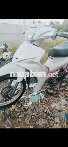 Yamaha Sirius màu Trắng Hồng