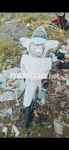 Yamaha Sirius màu Trắng Hồng