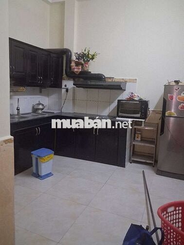 Cho thuê nhà mới hẽm thông đường trần thị trọng