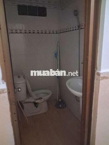 Cho thuê nhà mới hẽm thông đường trần thị trọng