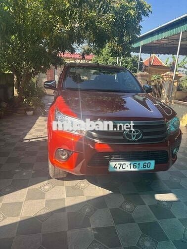 Toyota Hilux 20172.4E 4×2 mt - 100000 km