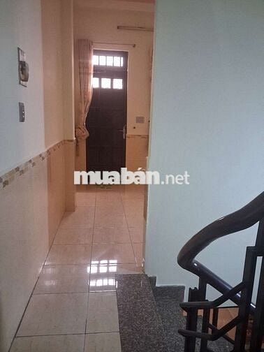 Cho thuê nhà mới hẽm thông đường trần thị trọng