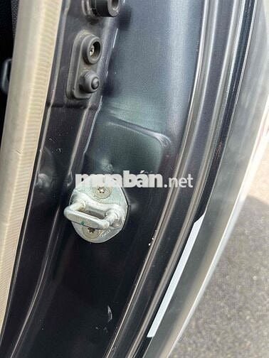 Mitsubishi Triton 230tr 2 cầu