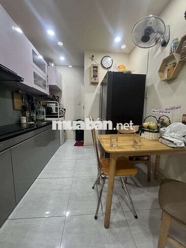 Nhà Tân Bình. 2 tầng đẹp. Hẻm thông lạc Lọng Quân