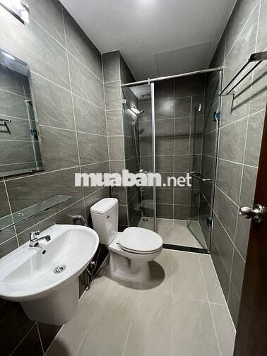 Bán căn hộ tầng trệt Green river Dt151m 1 trệt+1 lầu có 2pn 3wc, có sổ