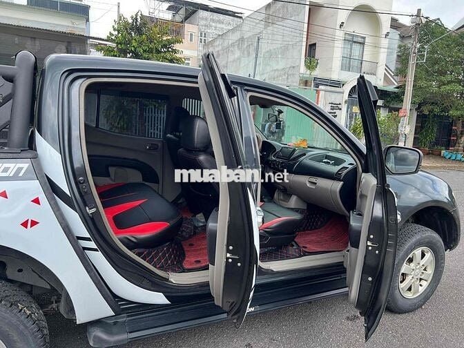 Mitsubishi Triton 230tr 2 cầu