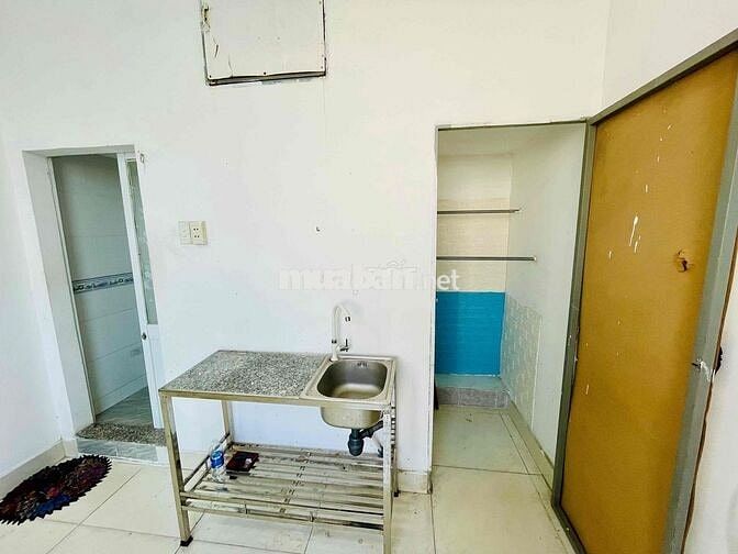 Cho thuê Phòng Máy Lạnh Full nội thất giá 2.2 tr