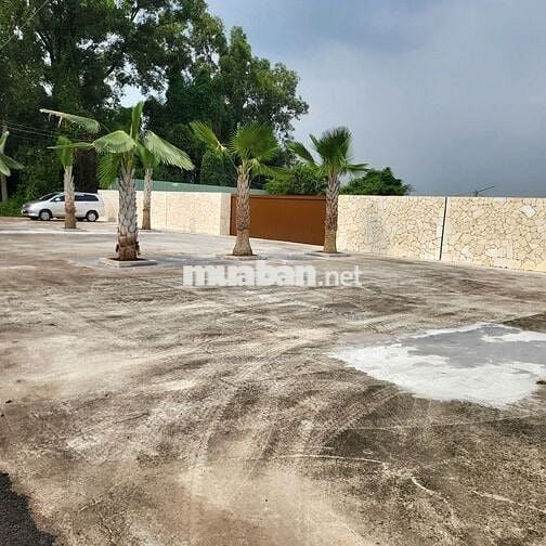 Bán khu nghỉ dưỡng ven hồ Lồ Ồ , giáp mặt hồ 2100m2 có 612m2 thổ cư