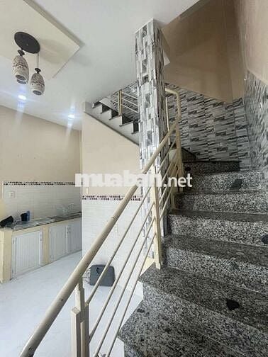 Quận 7, sổ hồng riêng, 2pn 2wc, trệt lầu, ngang hơn 4 dài 5, 2.x tỷ