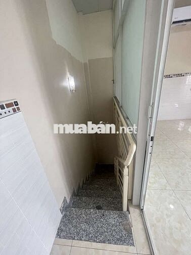 Quận 7, sổ hồng riêng, 2pn 2wc, trệt lầu, ngang hơn 4 dài 5, 2.x tỷ