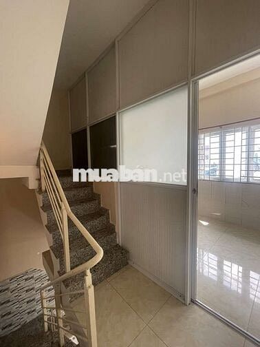 Quận 7, sổ hồng riêng, 2pn 2wc, trệt lầu, ngang hơn 4 dài 5, 2.x tỷ