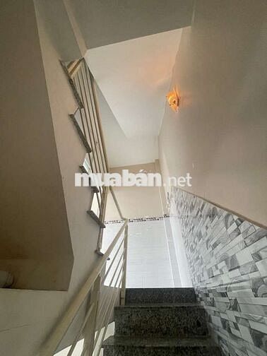 Quận 7, sổ hồng riêng, 2pn 2wc, trệt lầu, ngang hơn 4 dài 5, 2.x tỷ