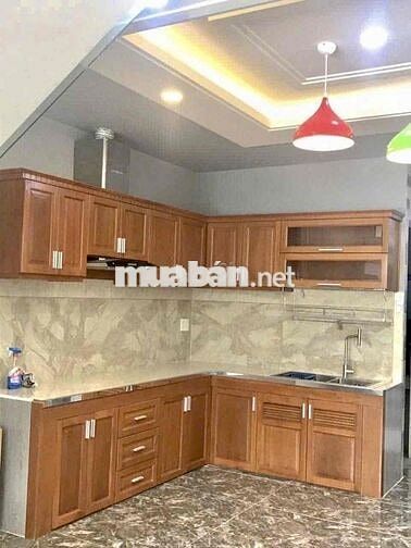 Nhà Sạch Sẻ DT 220m2 1Trệt 3Lầu 5Pn 5Wc Hẻm Trước Nhà 10M Xe Tải Đậu