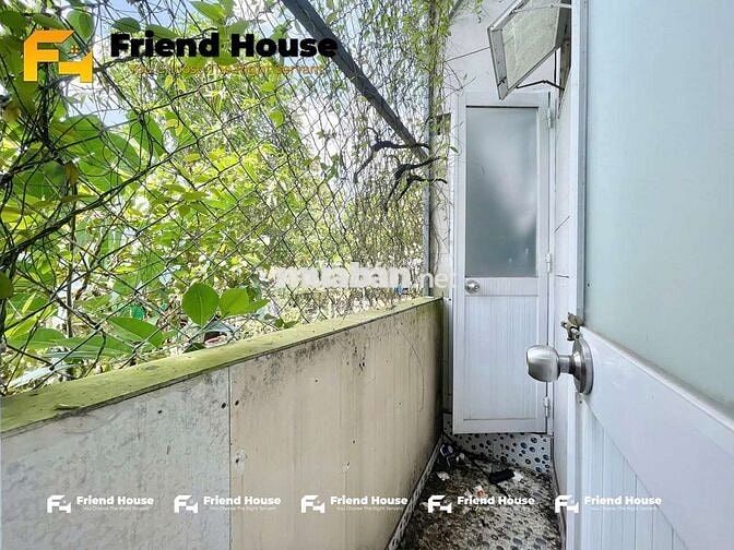 Phòng trệt nhiều cửa sổ trời, gác cao siêu thoáng