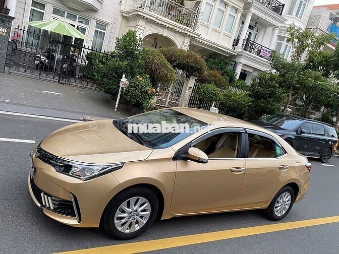 Bán xe Toyota Corolla Altis rất ít chạy 20000km