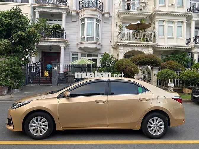 Bán xe Toyota Corolla Altis rất ít chạy 20000km