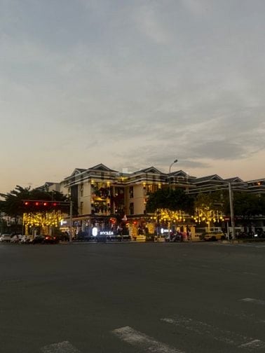 Siêu hót Ngoại Giao Đoàn 200m2 x 4 tầng mtien 25m chung cư đại xứ quan