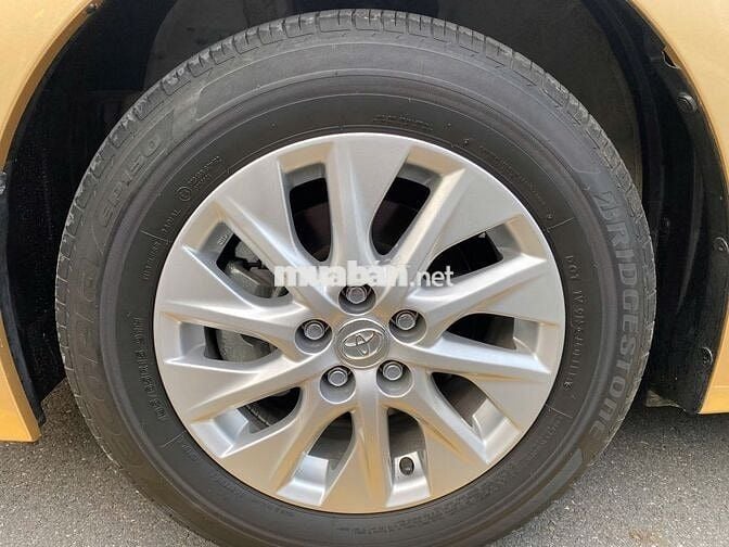 Bán xe Toyota Corolla Altis rất ít chạy 20000km