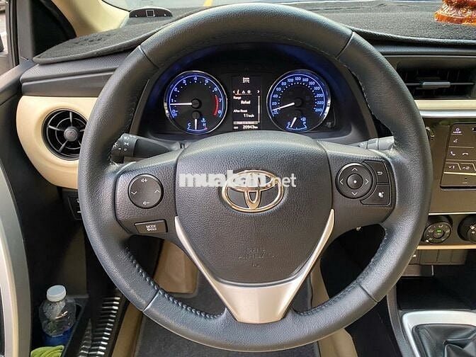 Bán xe Toyota Corolla Altis rất ít chạy 20000km