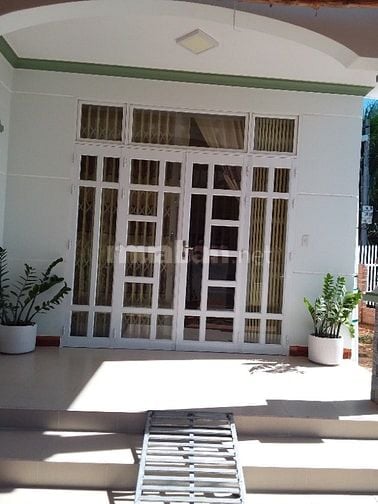 Cho thuê căn villa gần biển Mui Né