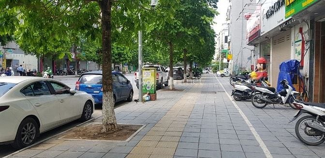 Bán nhà mặt phố Liễu Giai Ba Đình Hà Nội 65 tỷ. DT gân 100m2 nhà 6 tần