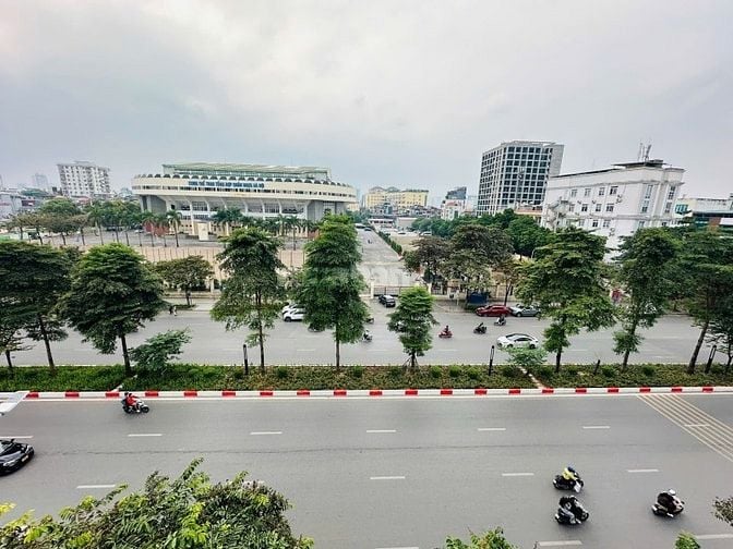 Bán nhà mặt phố Liễu Giai Ba Đình Hà Nội 65 tỷ. DT gân 100m2 nhà 6 tần