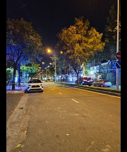 Bán nhà KDC Trung Son dt 12x20m nhà 5 tầng đường 15m giáp bờ sông.