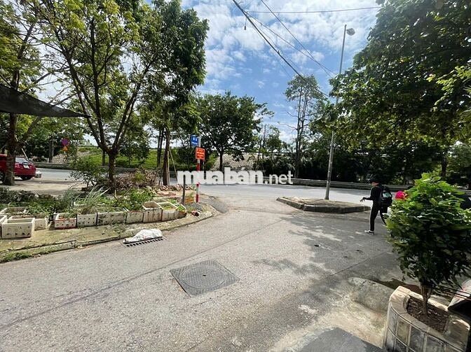 CẦN BÁN NHÀ CỰ KHỐI LONG BIÊN HÀ NỘI.