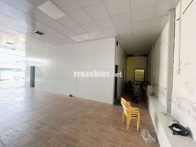 Cho thuê kho 200m2 sạch hẽm tải nhỏ gần chợ tân long