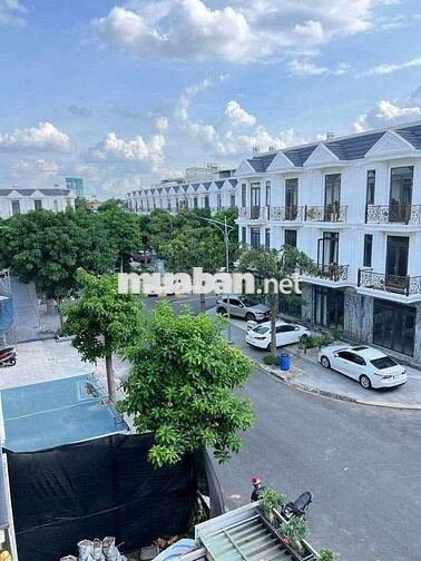 CHO THUÊ nhà 1 Trệt 2 Lầu gần sân vận động Đông hoà  Dĩ An