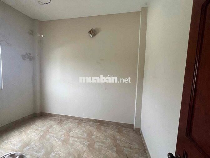 Cho thur nhà gần trường cấp 2 Tân Bình - Sân 2 xe hơi