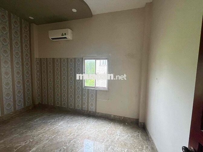 Cho thur nhà gần trường cấp 2 Tân Bình - Sân 2 xe hơi