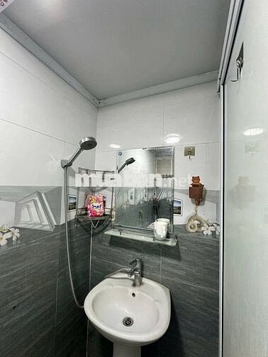 Cho thuê tập thể tầng 1 phố Minh Khai - 1 ngủ & 1 khách - 5 triệu