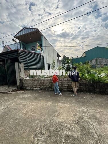 BÁN ĐẤT CẠNH SÂN GOFL SKYLAKE VIEW HỒ 120M